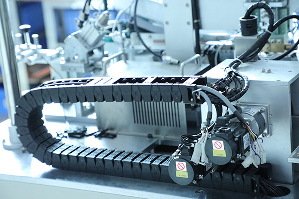 自動點膠機廠家的選擇