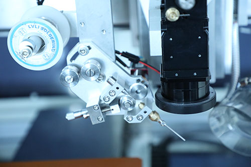 深圳全自動(dòng)點(diǎn)膠機(jī)廠家