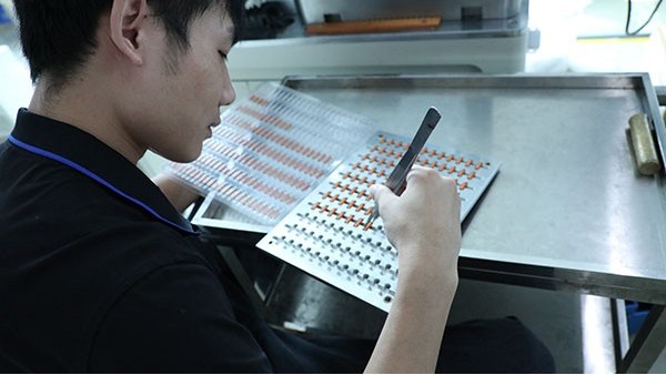 自動點膠機設(shè)備價格