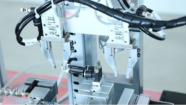 自動點膠機生產(chǎn)廠家