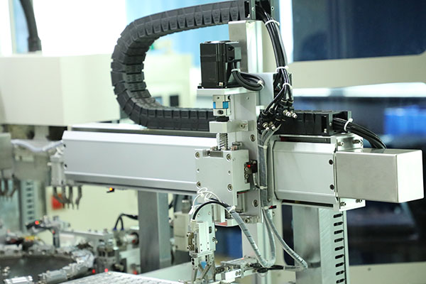 全自動點(diǎn)膠機(jī)圖片