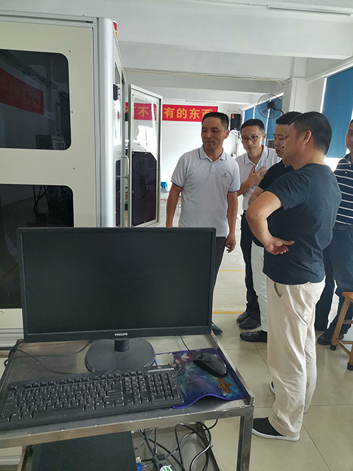 自動(dòng)點(diǎn)膠機(jī)供應(yīng)商