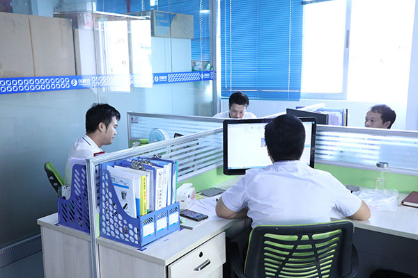 視覺(jué)自動(dòng)點(diǎn)膠機(jī)廠(chǎng)家