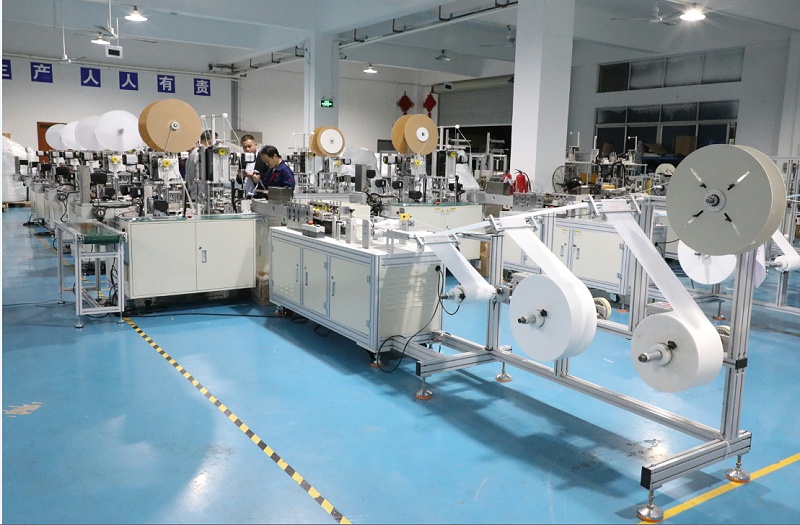 全自動一拖一內(nèi)耳包邊口罩機整體圖