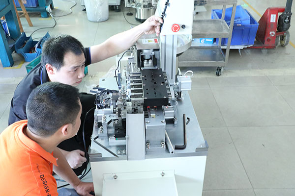 多頭自動(dòng)點(diǎn)膠機(jī)