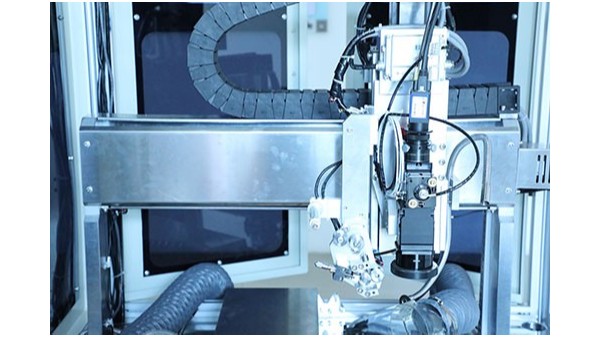 深圳點膠機廠家